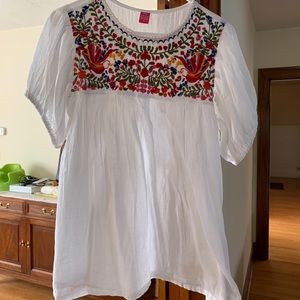 Sundance white blouse size medium- never worn
